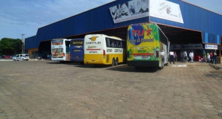 Funcionário é preso após cobrar valor indevido de idosa em rodoviária