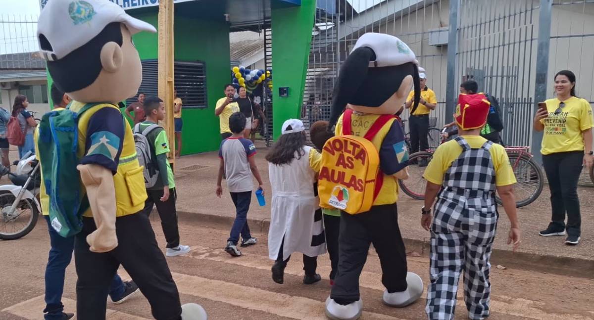 Governo de RO realiza ação educativa de trânsito na abertura do ano letivo 2026