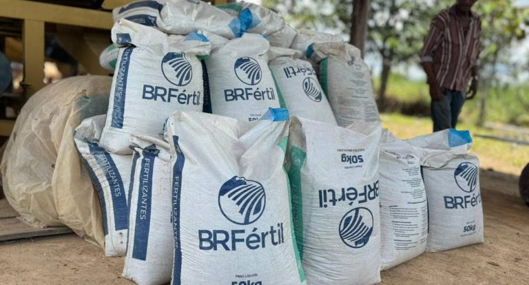 Governo de Rondônia entrega mais de 50 toneladas de adubo a produtores do Rancho Alegre