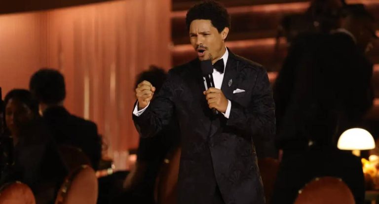 Grammy 2026 é marcado por críticas contra Donald Trump