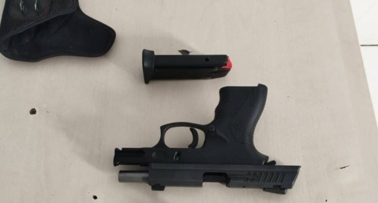 Homem é preso com pistola durante operação policial em Jorge Teixeira