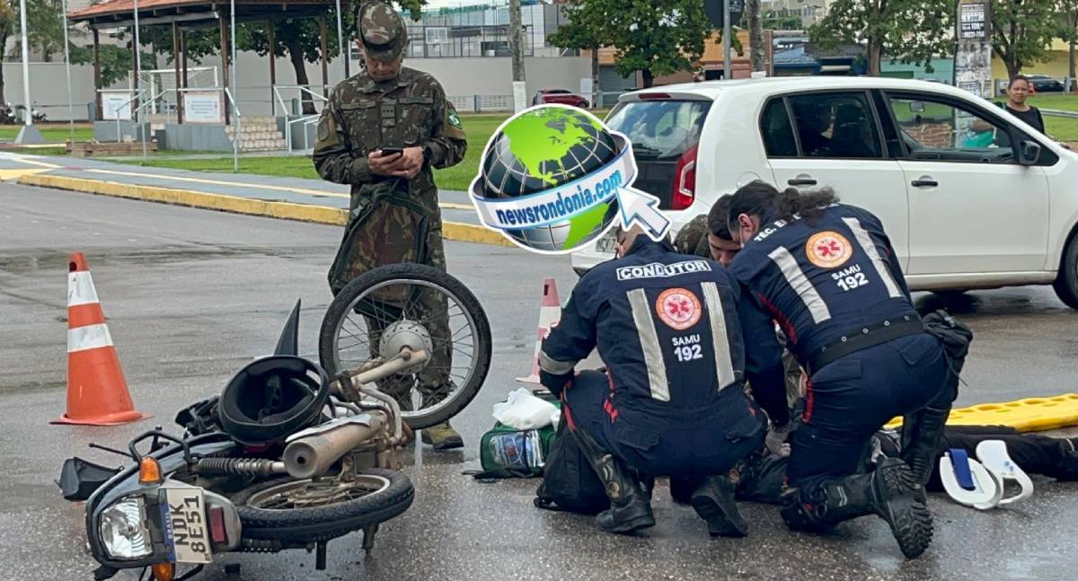 Jovem fica ferido após colisão entre carro e moto no bairro Olaria