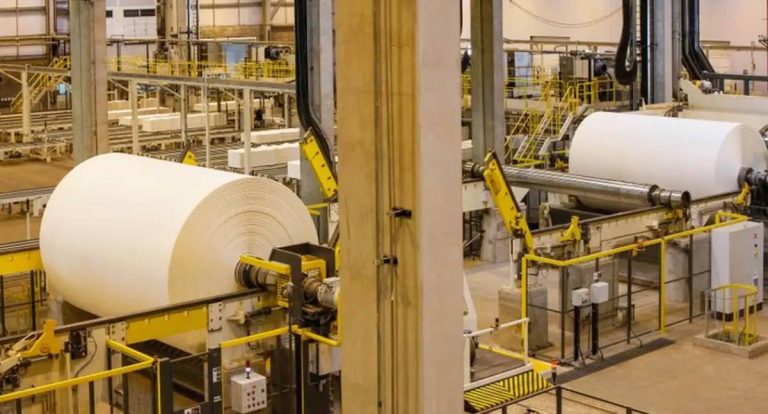 Juros altos freiam indústria e reduzem confiança de empresários