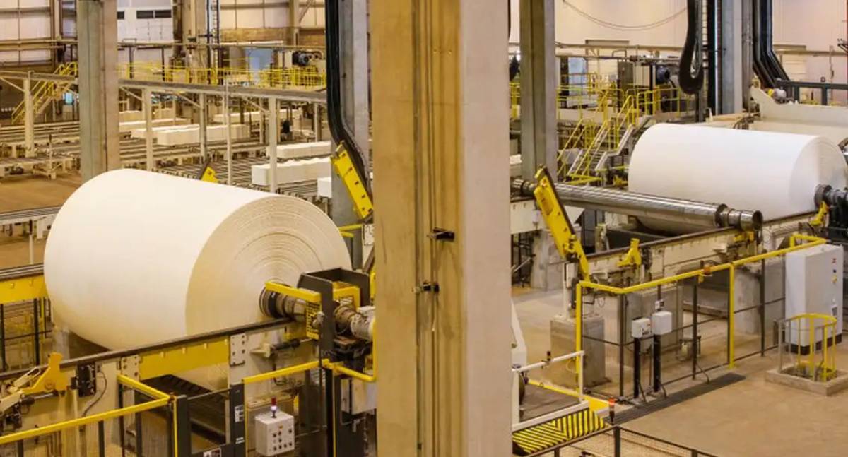 Juros altos freiam indústria e reduzem confiança de empresários