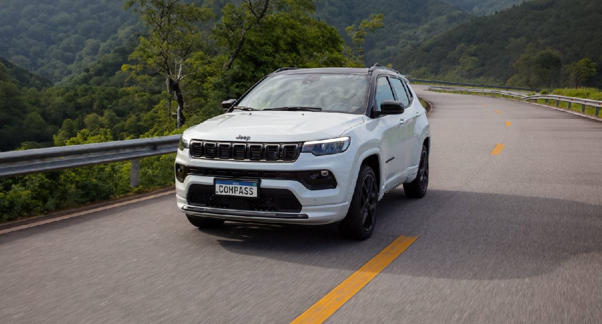 lança versão Blackhawk Flex e amplia oferta do Compass no mercado brasileiro