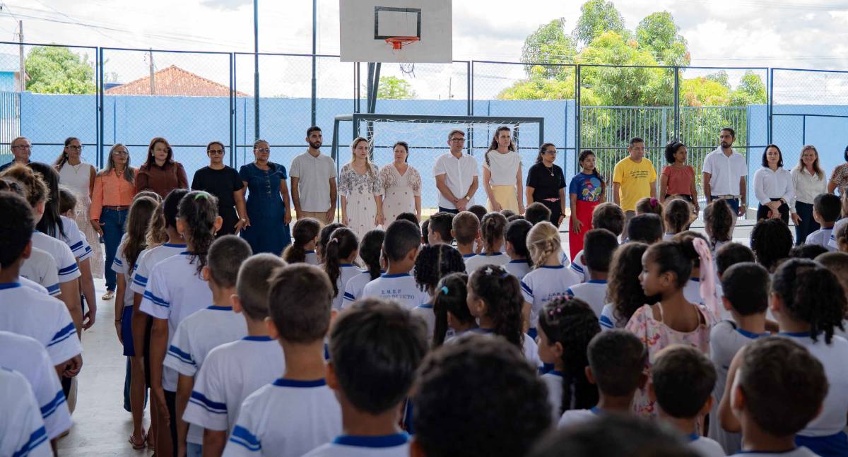 Momento Cívico nas escolas de Jaru completa um ano