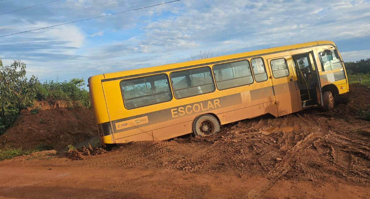 Moradores denunciam que Estrada 28 de Novembro segue em situação crítica mesmo após novo serviço