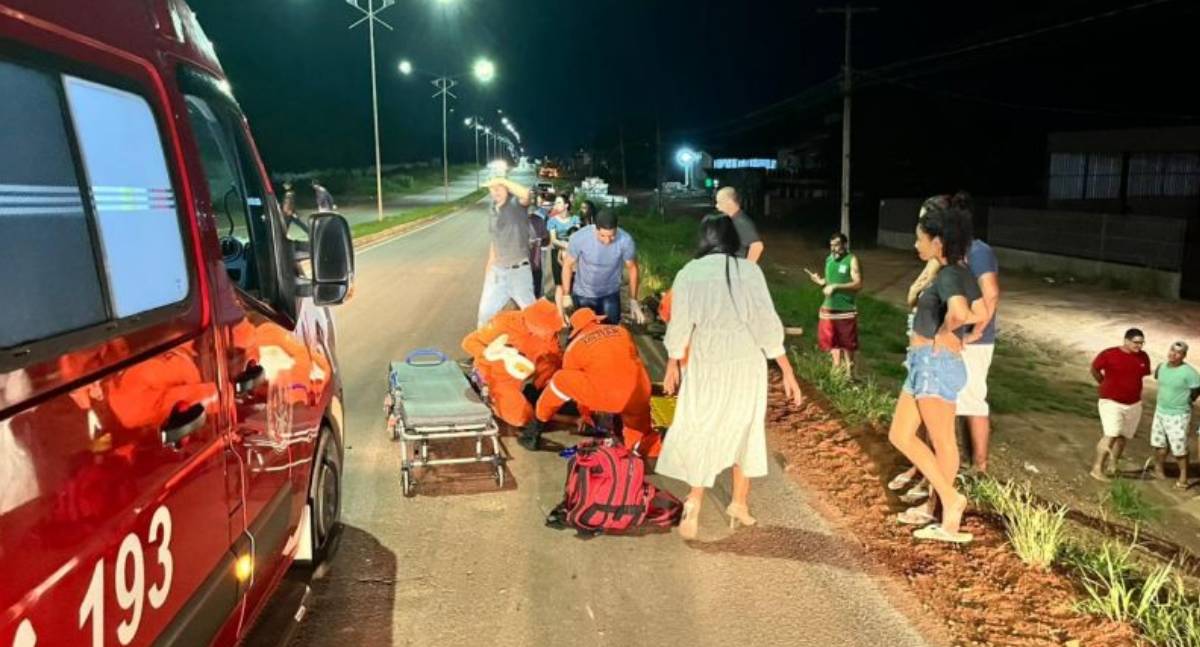Motociclista fica ferido após colisão com carreta em RO