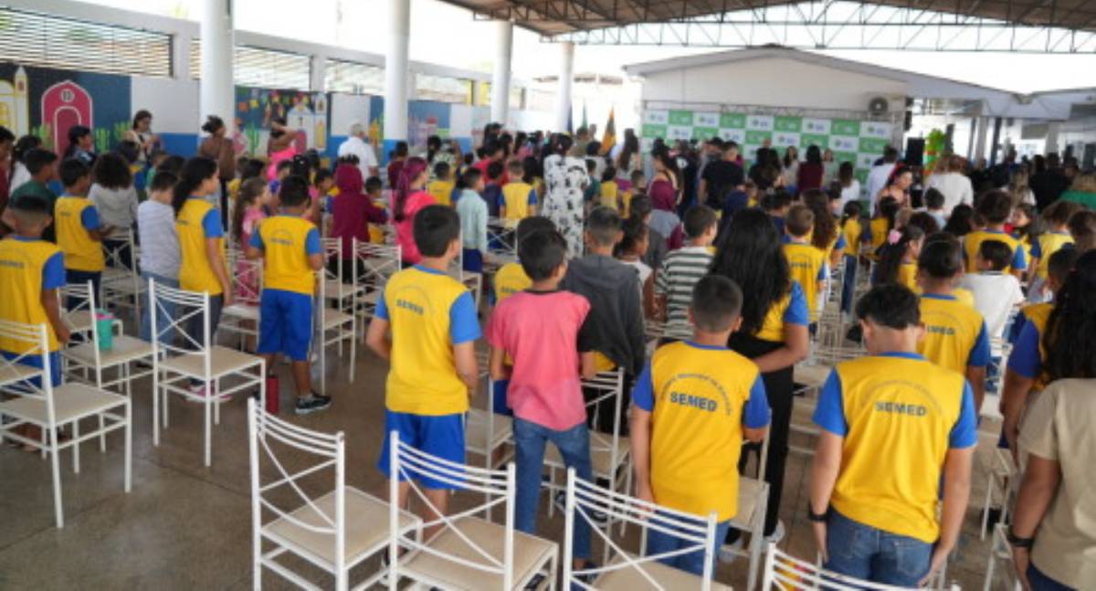 Novos uniformes e premiação marcam início do ano letivo em Porto Velho