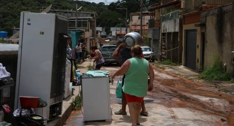 Número de mortos sobe para 49 após temporais em Juiz de Fora e Ubá