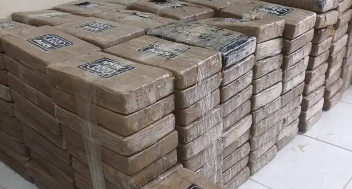 Operação internacional apreende 1,3 t de cocaína em alto-mar