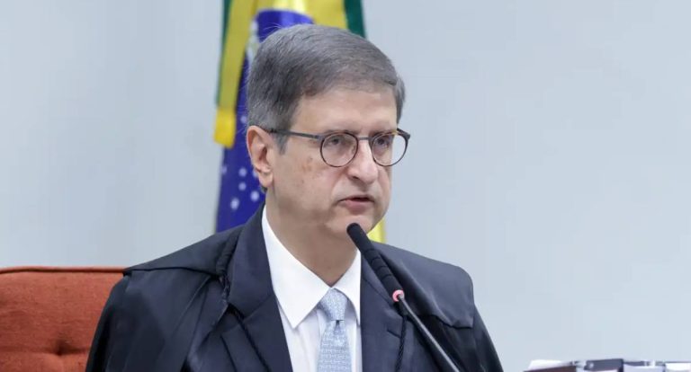 PGR se manifesta contra prisão domiciliar de Jair Bolsonaro