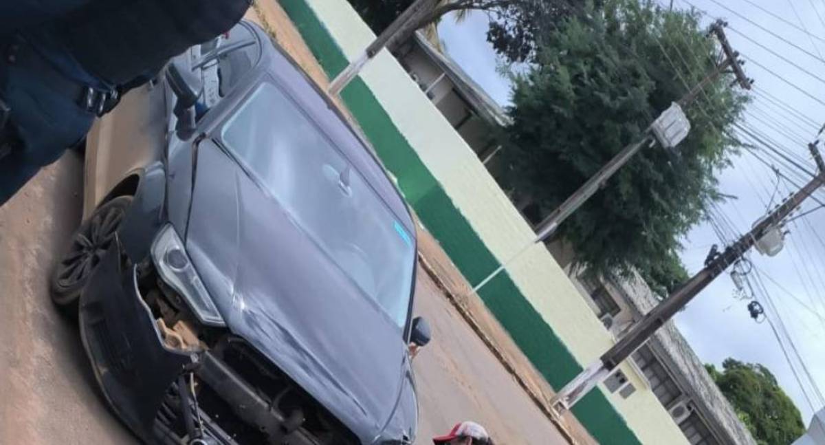 PM impede retirada de Audi após colisão e fuga de motorista em RO