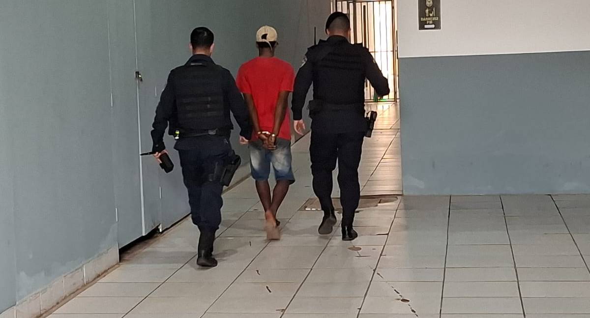 Polícia prende homem por furto de fiação na Praça Aluísio Ferreira