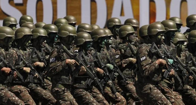 Prazo para seleção do serviço militar feminino termina na sexta