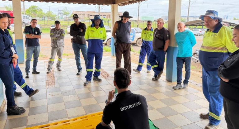 Prefeitura de Jaru promove treinamento de proteção contra incêndios para servidores da Secretaria Municipal de Infraestrutura