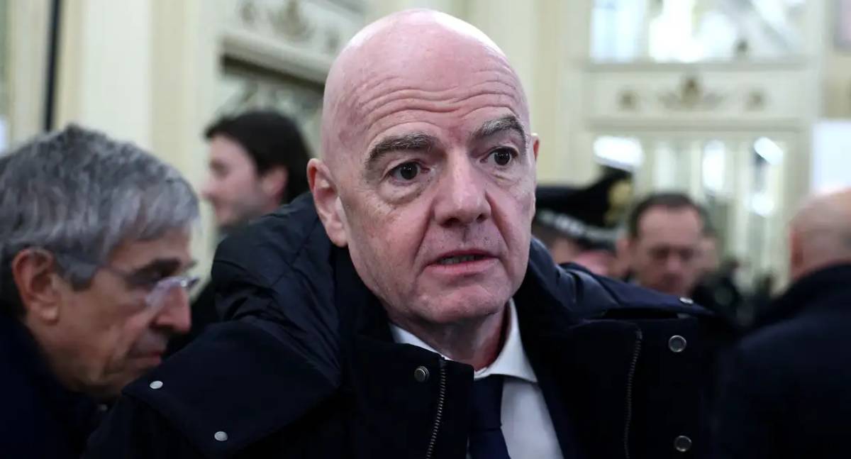 Presidente da Fifa defende retorno da Rússia ao futebol internacional