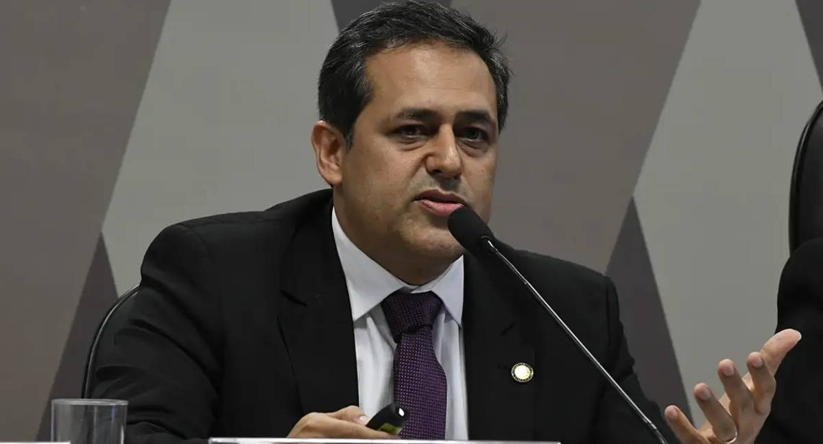Presidente da Unafisco presta depoimento à PF em inquérito sobre fake news