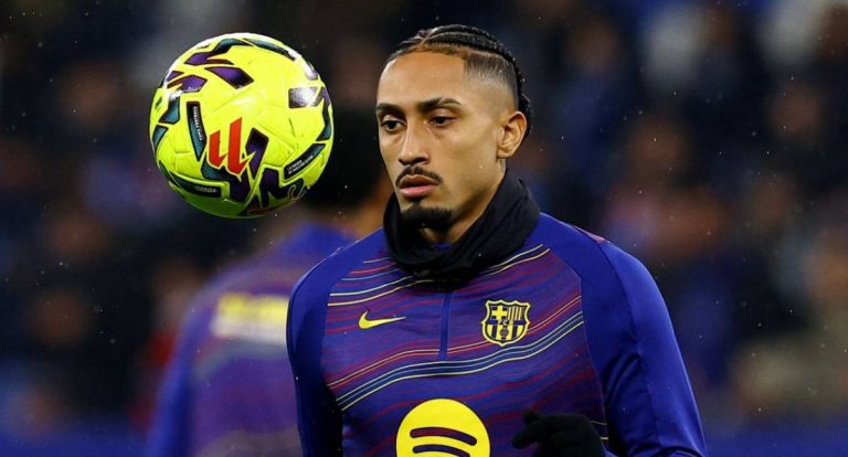 Raphinha desfalca Barcelona após sofrer lesão muscular