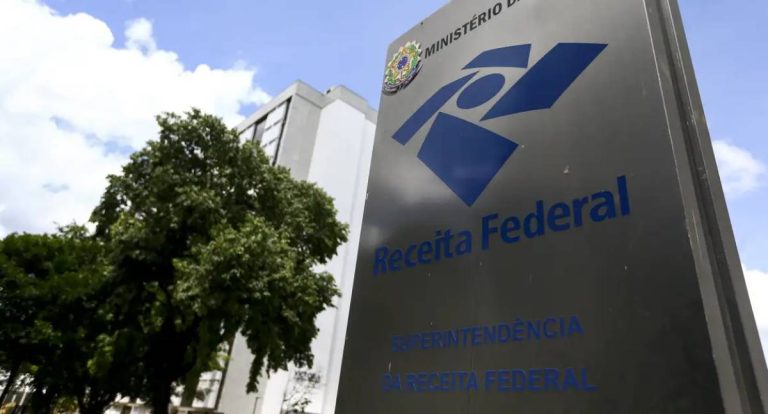 Receita exonera auditor alvo de operação da Polícia Federal