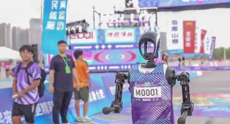 Robôs humanoides chineses são destaque no Ano Novo Lunar