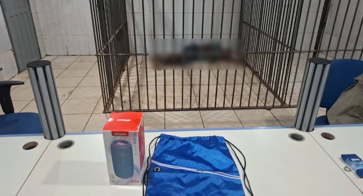 Segurança detém homem por furto em loja no centro da capital