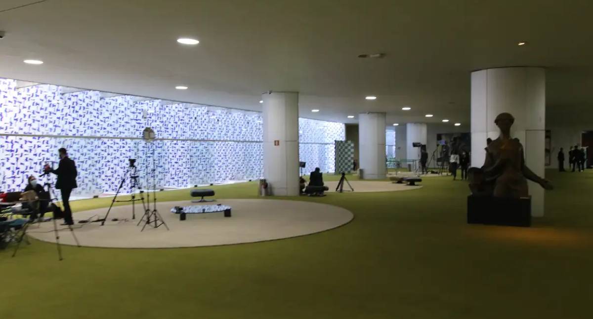 Sindicatos repudiam violência contra jornalista na Câmara dos Deputados