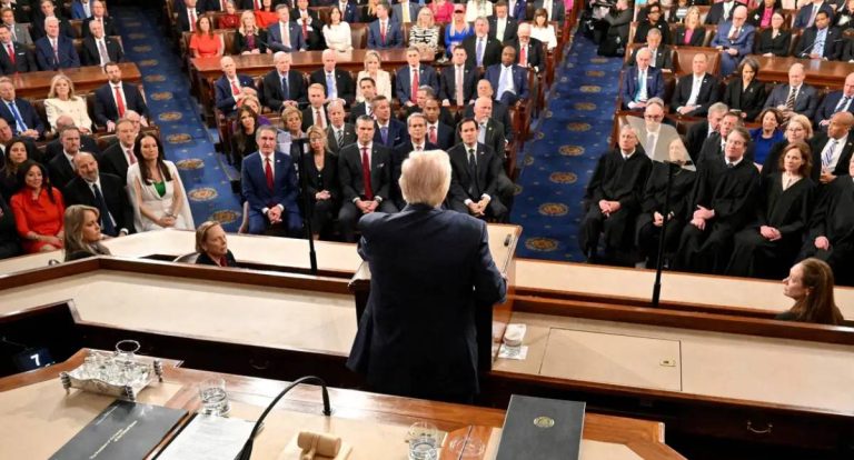 Trump proclama era de ouro em discurso sobre estado da União