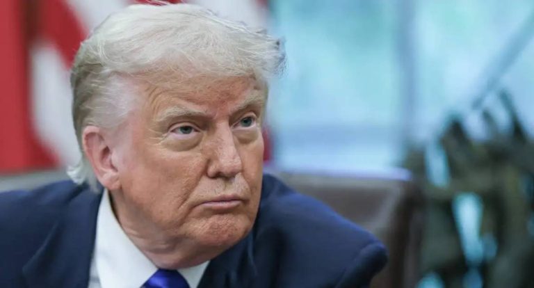 Trump promete medidas mais duras para manter tarifas após derrota no STF