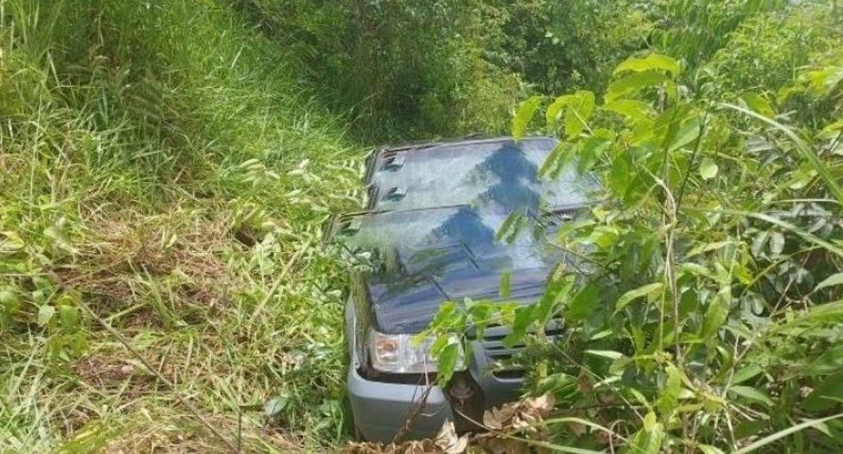 Veículo capota na rodovia RO-135 em Alta Floresta do Oeste