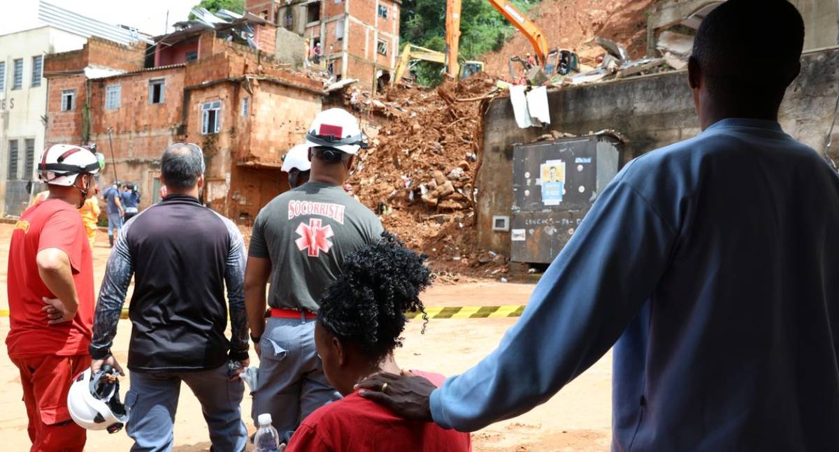 Voluntários cruzam estados para apoiar vítimas das chuvas em Juiz de Fora