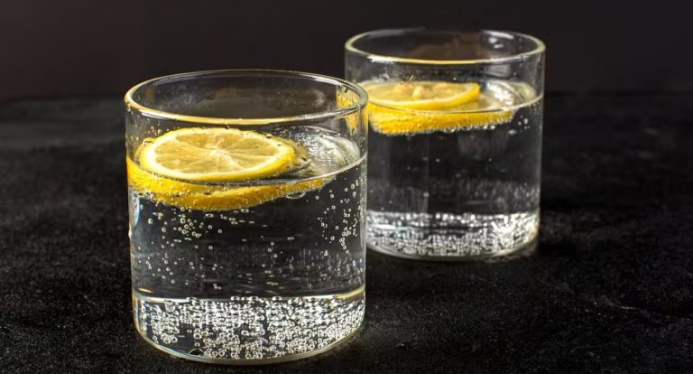 Água-com-gás-aumenta-a-pressão-Médicos-explicam-o-que-é-mito-e-o-que-é-verdade