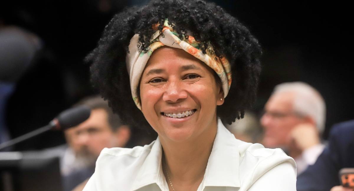 Sílvia Cristina convida para evento com Tereza Cristina em Vilhena