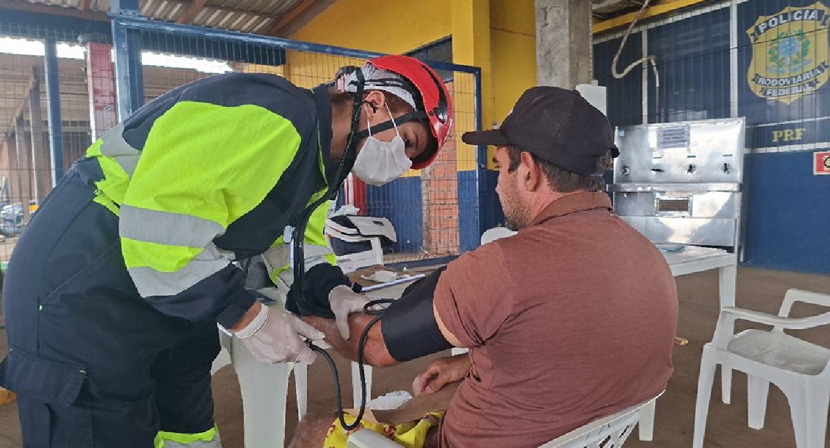 Nova 364 e PRF fazem ação para prevenir acidentes em Ariquemes