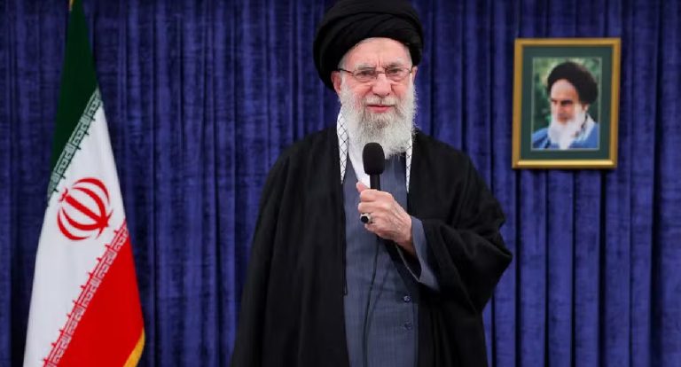 Presidente do Irã diz que morte de Khamenei é “declaração de guerra contra muçulmanos”