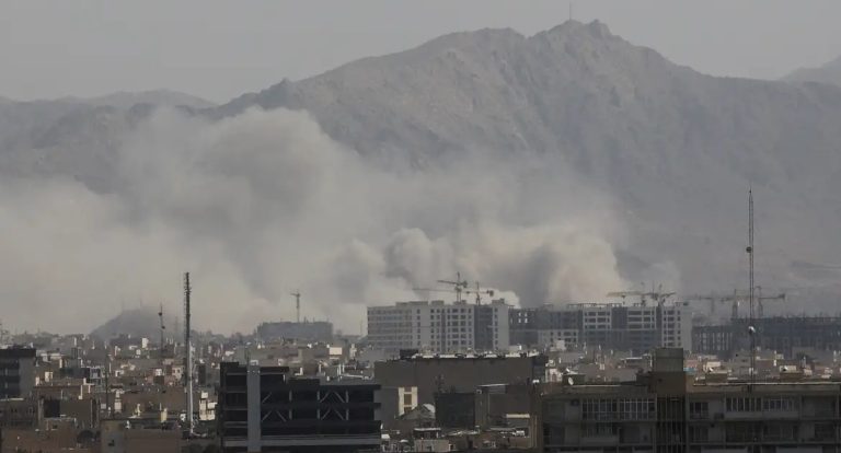 Israel amplia ofensiva e atinge 500 alvos no Irã