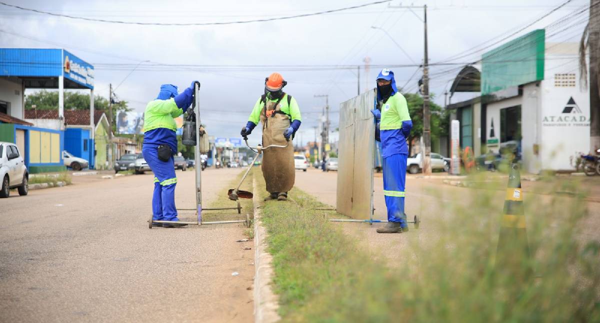 Porto Velho mantém frentes de limpeza urbana em diversas regiões