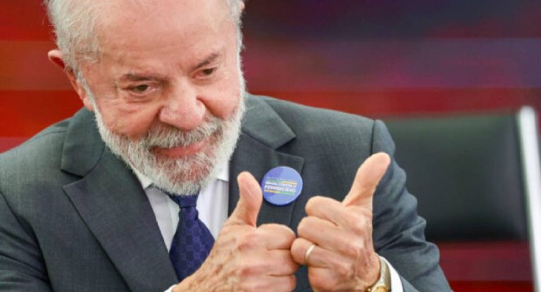 Lula sanciona lei para proteção de animais em desastres
