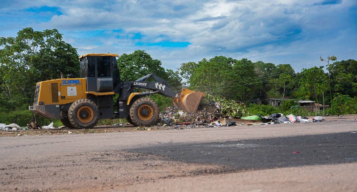 Mutirão na Feira do Produtor expõe descarte irregular de lixo em Porto Velho