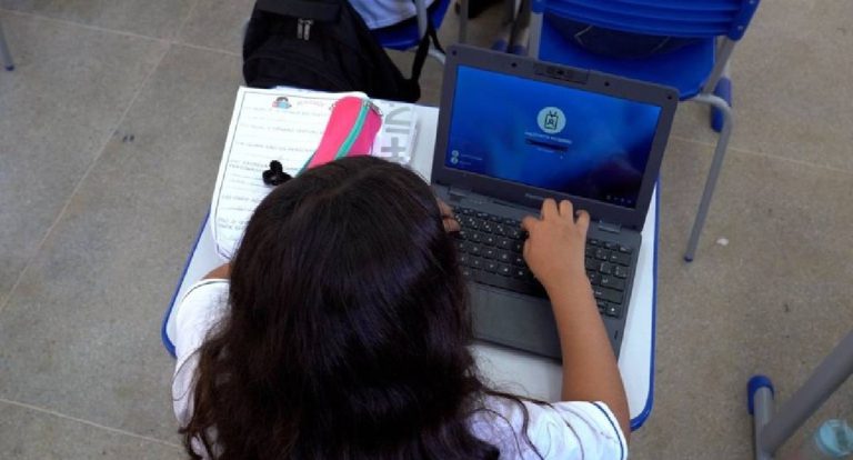 Rondônia alcança 96,2% das escolas públicas com internet, aponta Censo Escolar