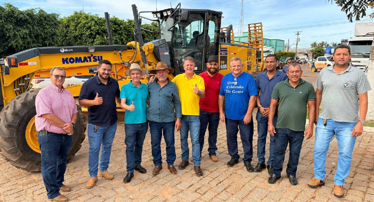 Bagattoli entrega motoniveladora: apoio a vicinais