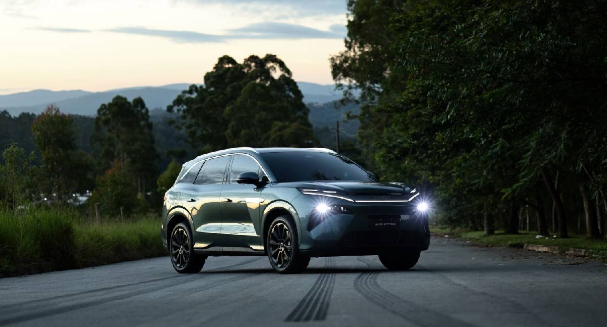 BYD Atto 8 estreia plataforma DM-P e chega com 488 cavalos de potência