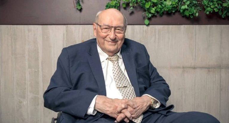 Ives Gandra toma posse na Academia de Direito Desportivo