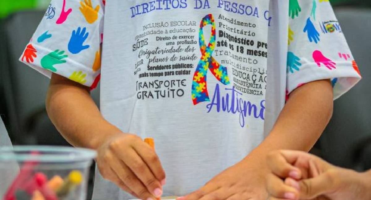 Dra Taíssa: cuidador para aluno com TEA