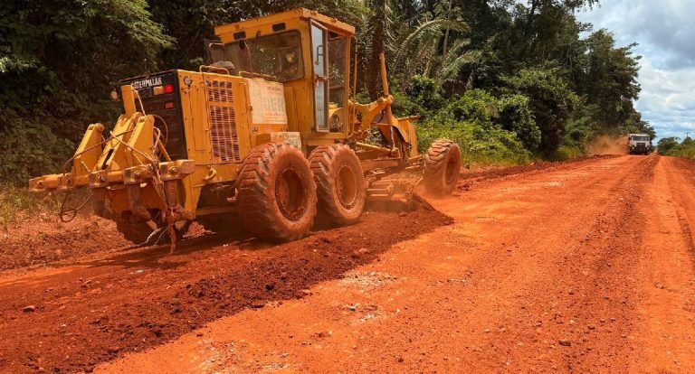 Pedro Fernandes solicita e manutenção na RO-101 começa em União Bandeirantes