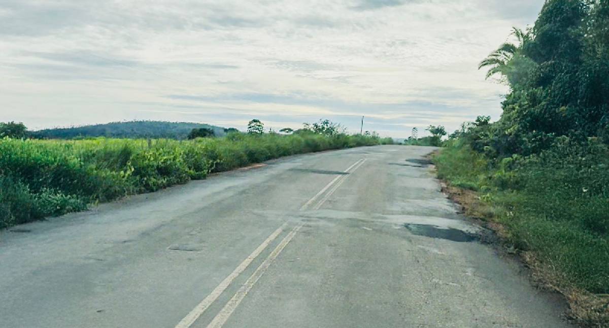 Pedro Fernandes solicita e DER inicia manutenção na RO-459 em Rio Crespo