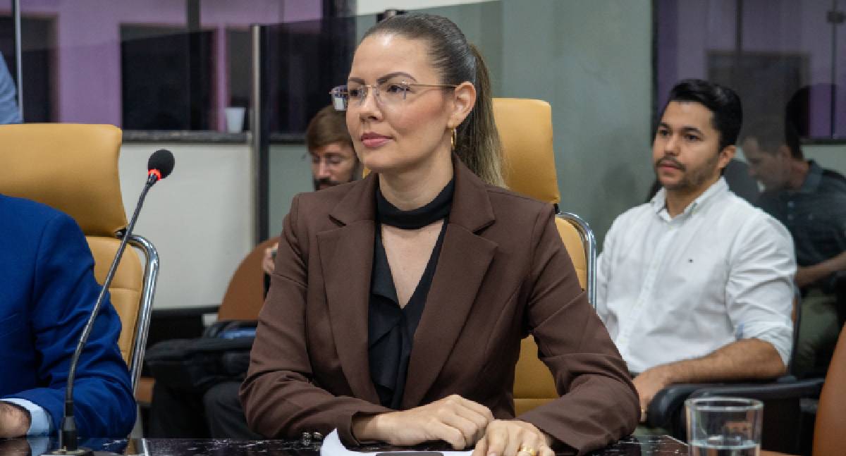 Sofia Andrade alerta para violência contra mulheres e cobra ação da Câmara