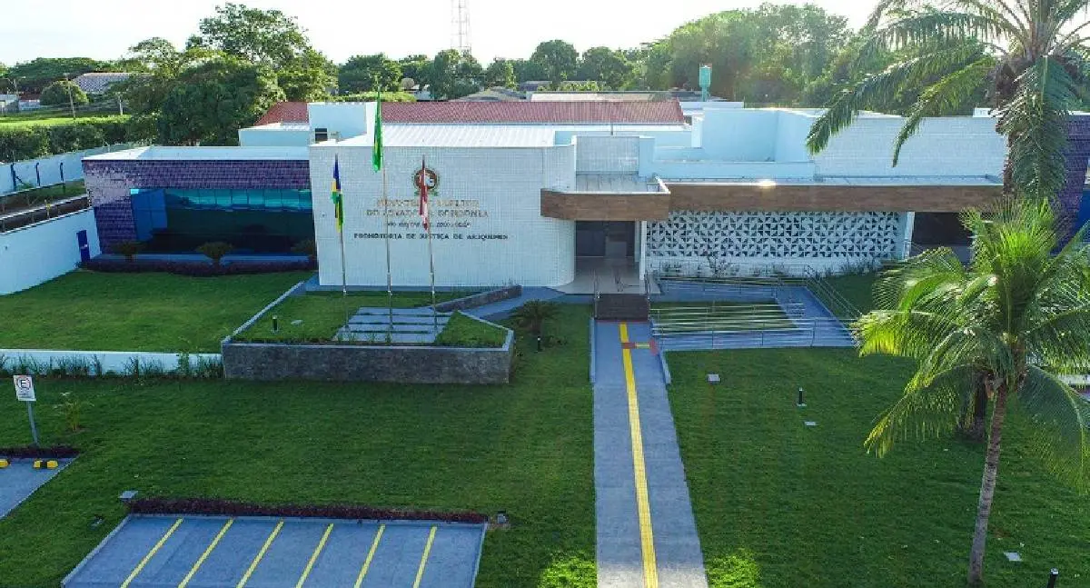 Adolescente é representada pelo MP por matar avô e tentar matar avó em Ariquemes