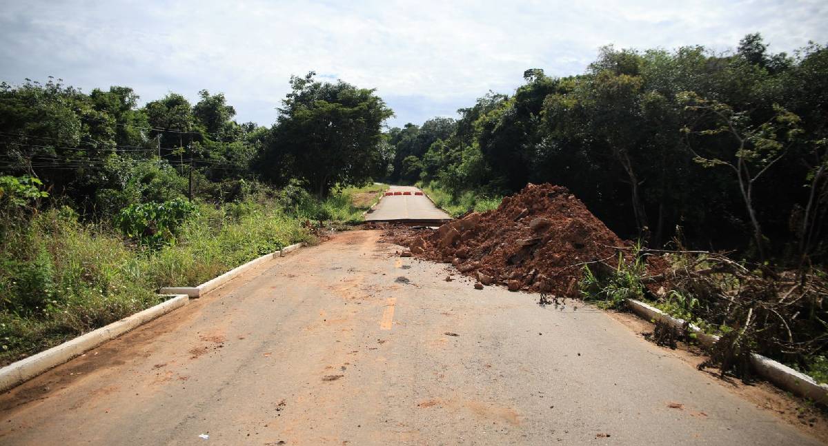 Comunidade celebra construção de ponte na Estrada do Santo Antônio