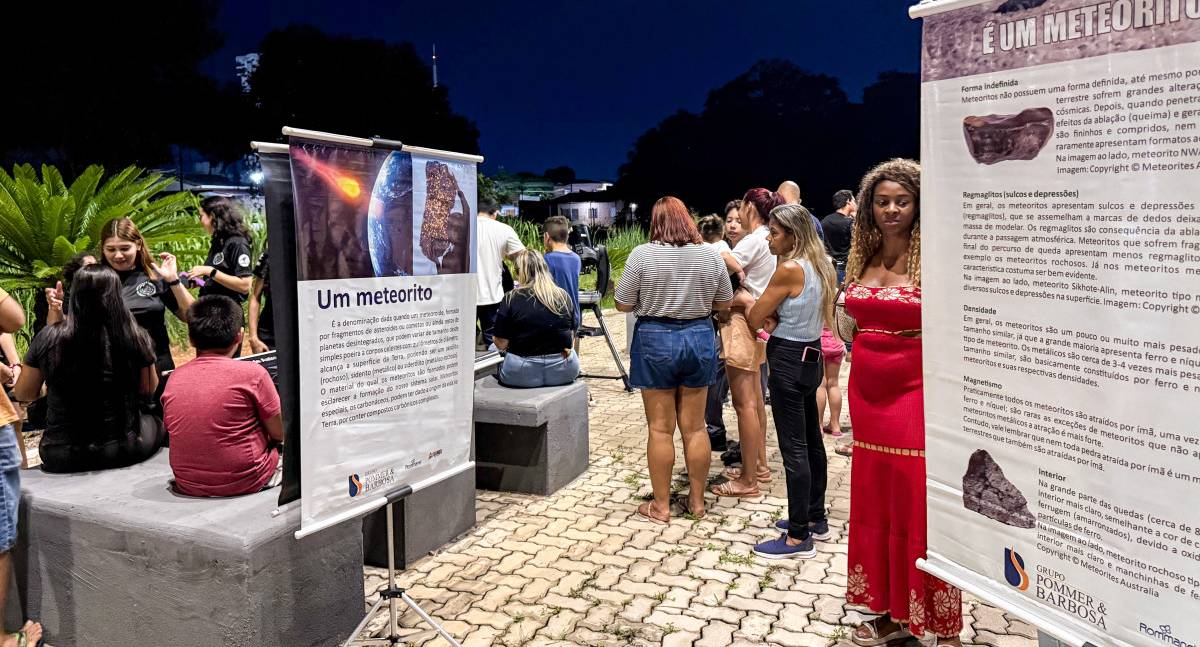 Ciência a céu aberto aproxima população do universo